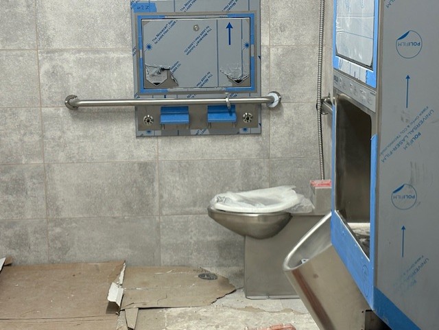 Smart Restroom-Lakewood-Grab Bar Employee Restroom